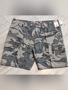 NWT Wrangler Five Star Heritage Men's Camo Cargo Shorts Relaxed Fit Size 46 x 10